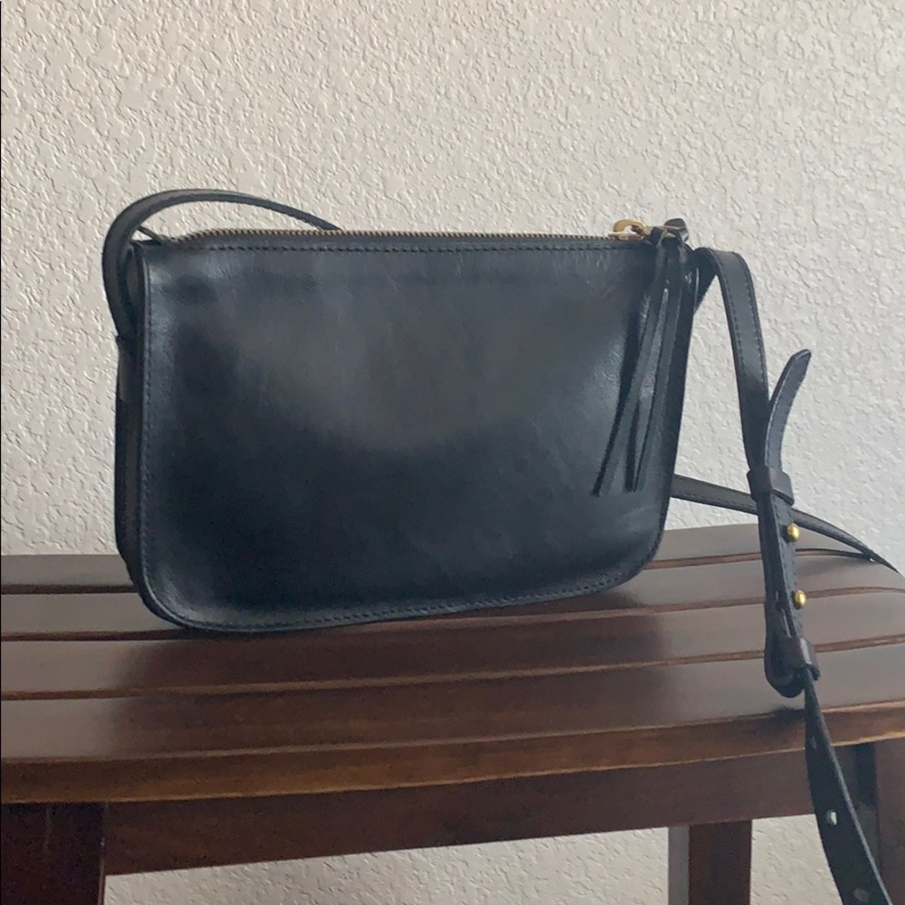Madewell Simple Crossbody (black)